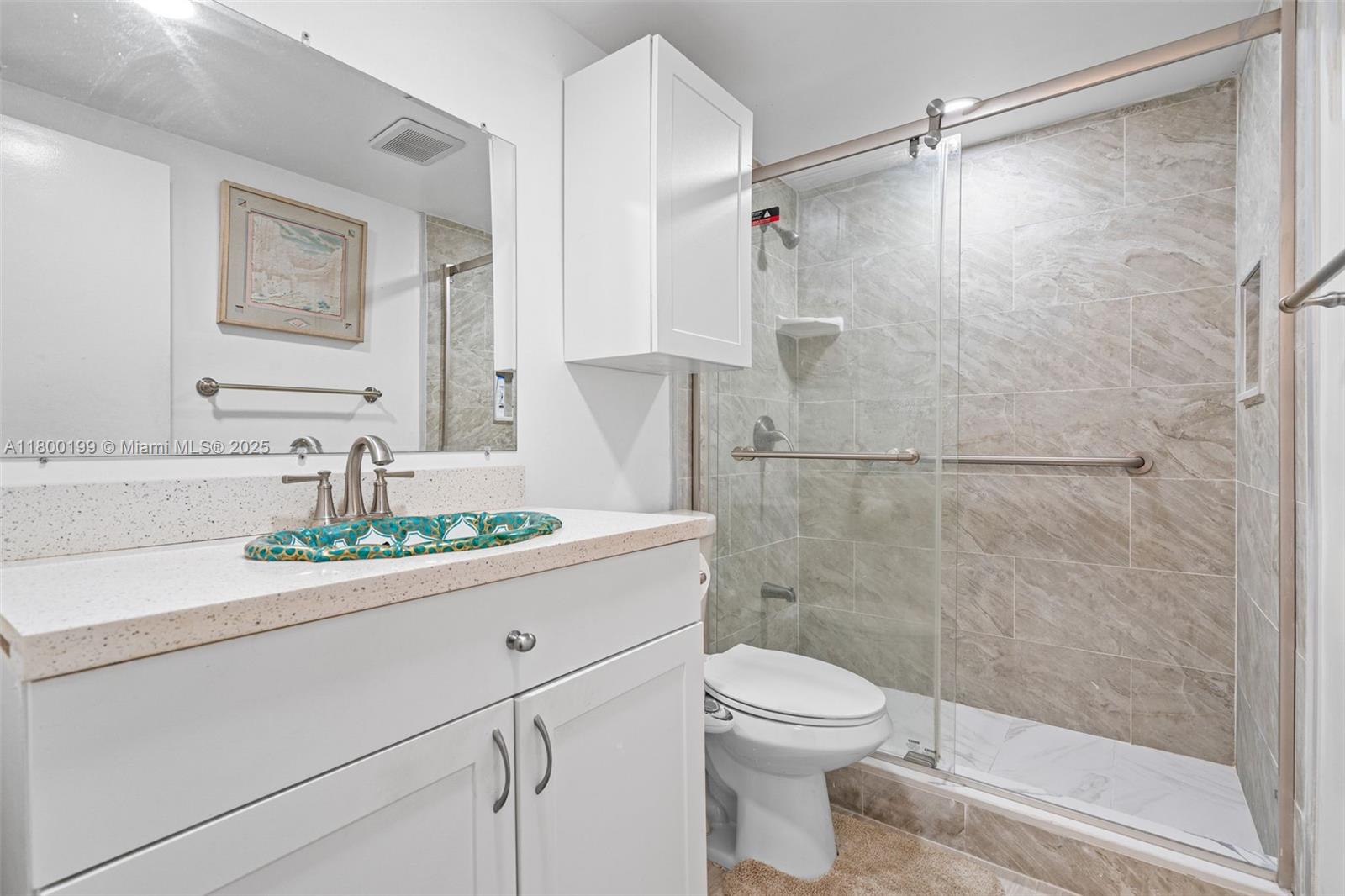 THREE HORIZONS SOUTH COND - Residential