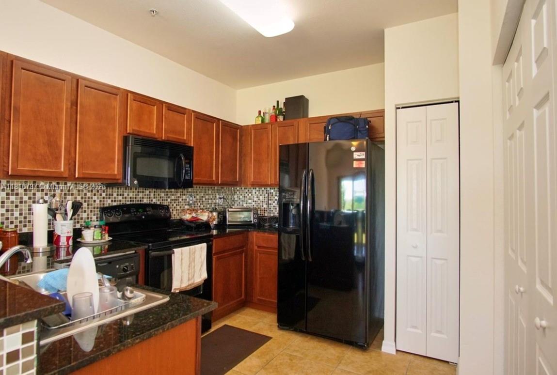 10870 NW 88th Ter 202