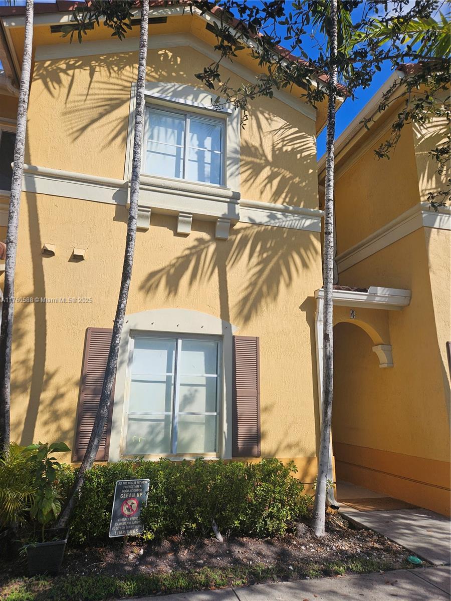 Rental Property at 10723 Nw 85 Ter 4-38, Doral, Miami-Dade County, Florida - Bedrooms: 4 
Bathrooms: 3  - $3,500 MO.