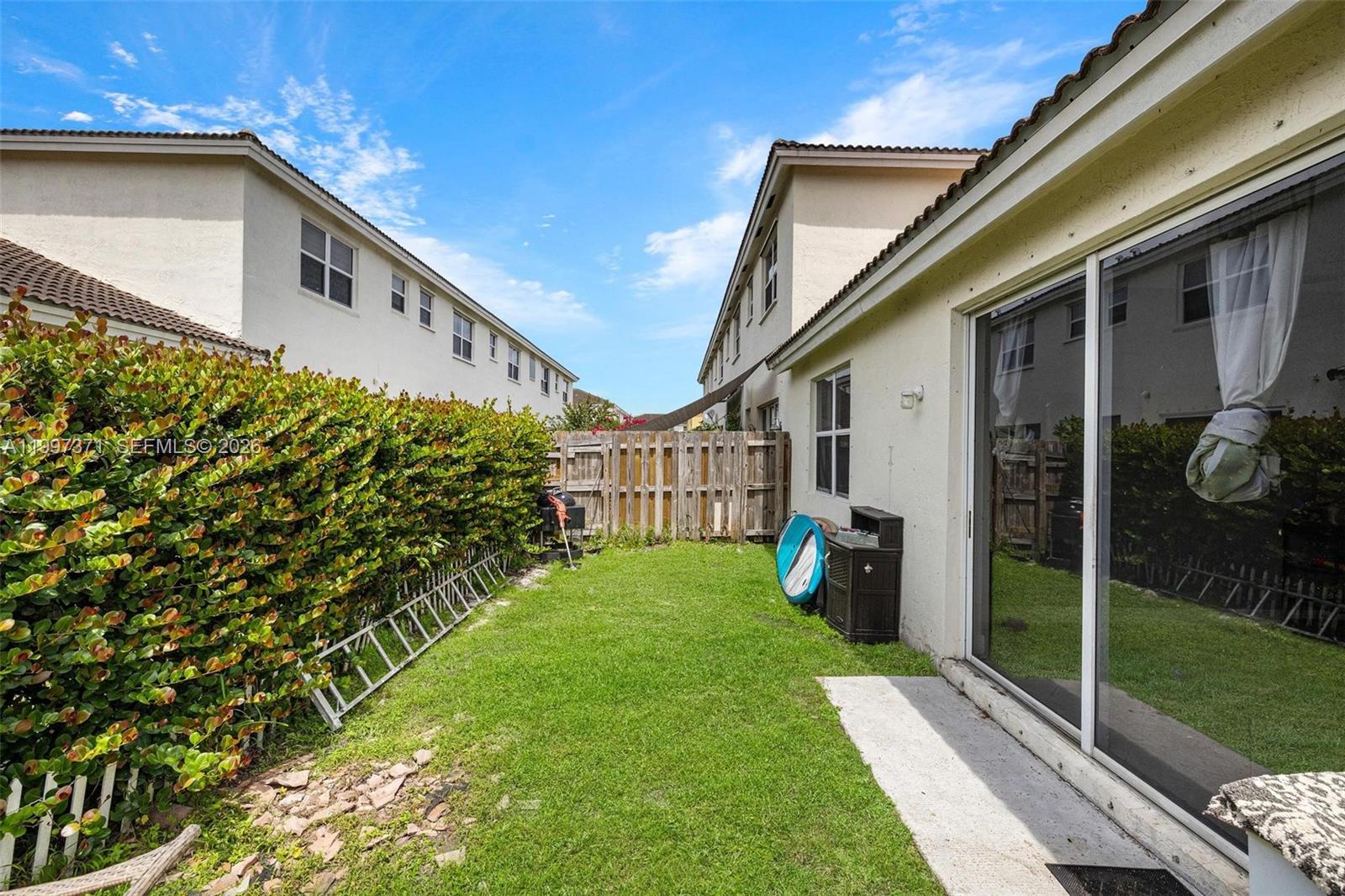 MARBELLA BAY - Residential