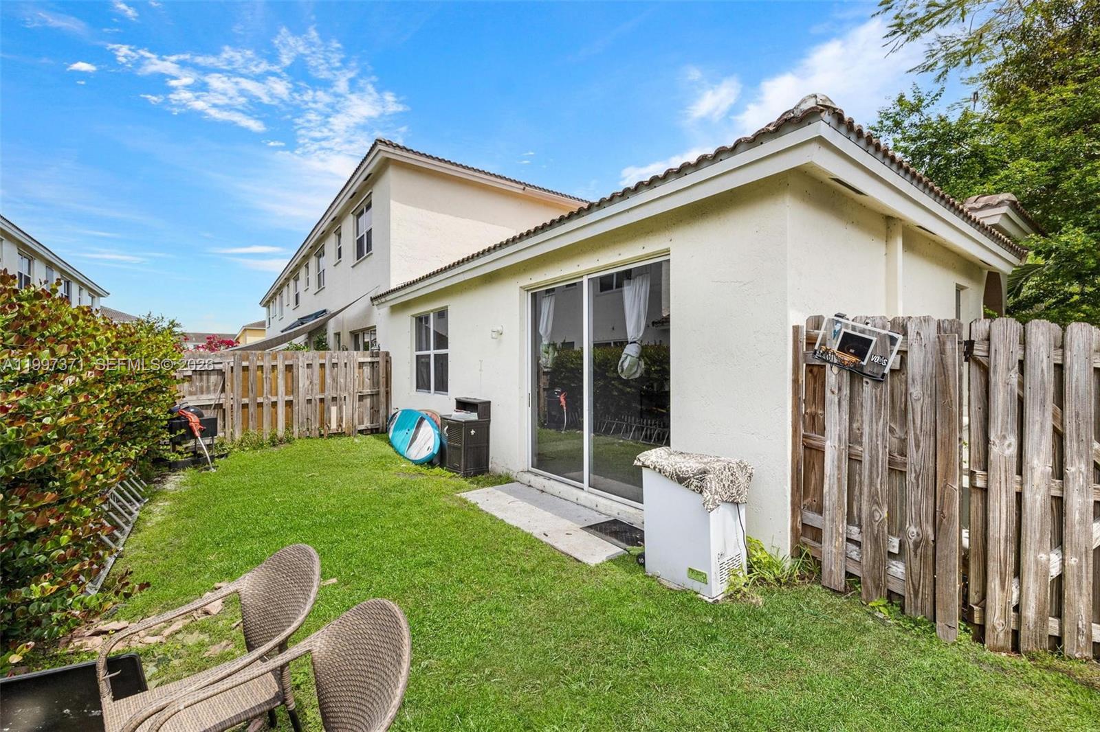 MARBELLA BAY - Residential