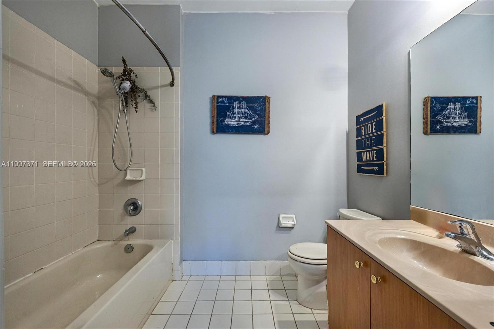 MARBELLA BAY - Residential