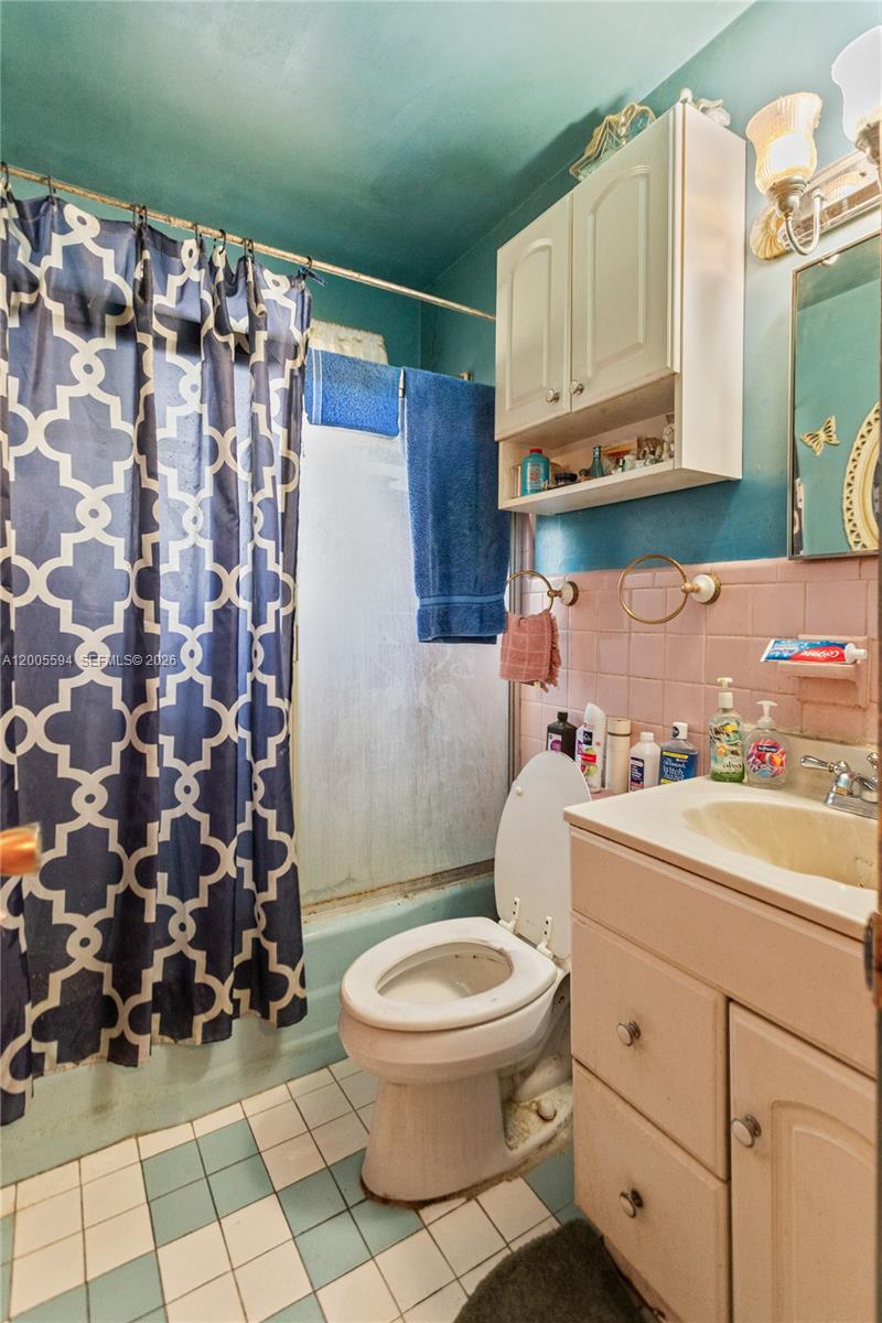 LAKE AIRE ESTATES - Residential