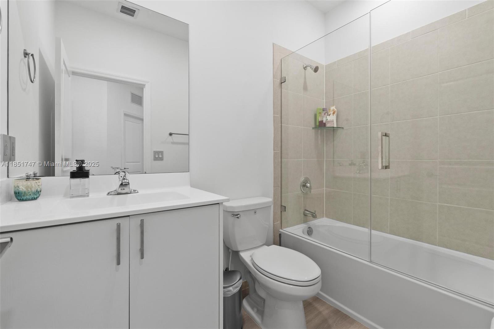 PINE ISLE - Residential