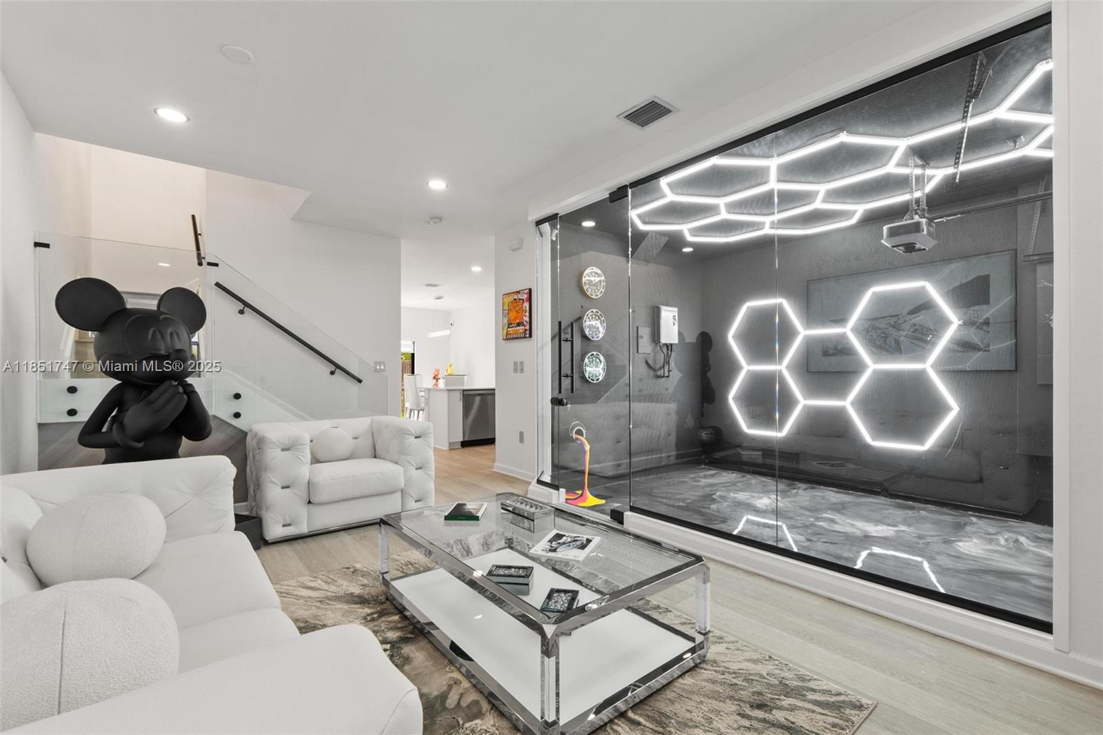 PINE ISLE - Residential