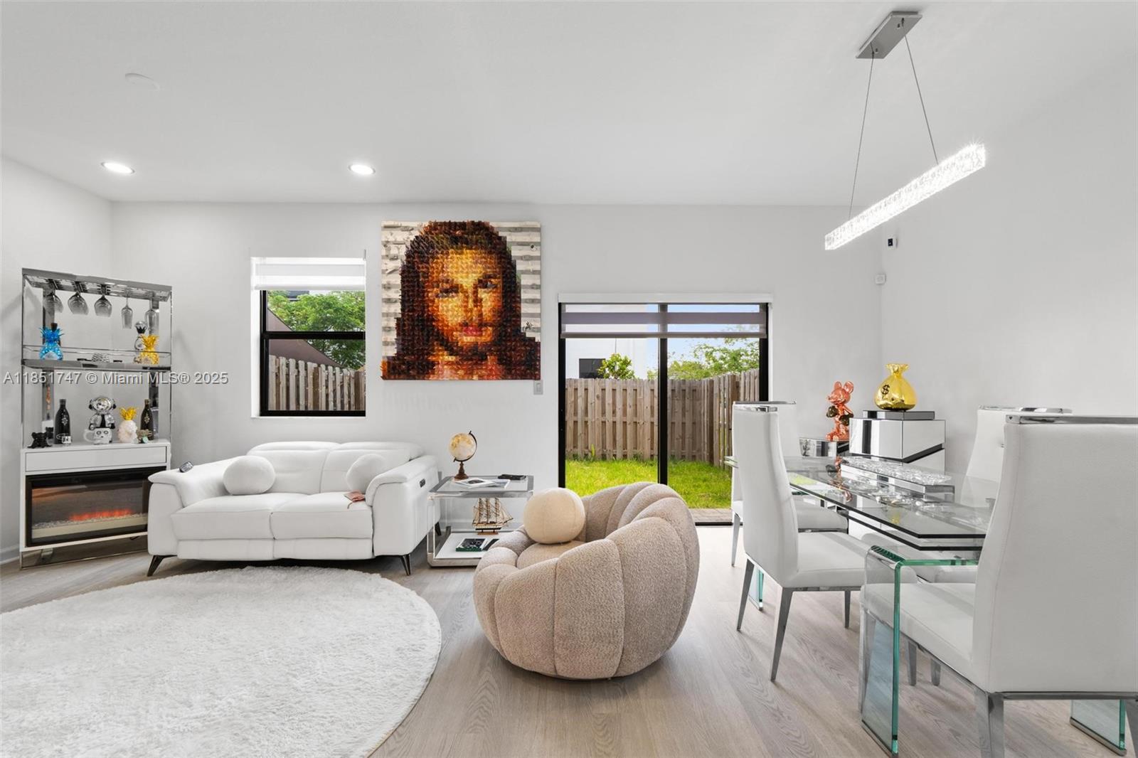 PINE ISLE - Residential