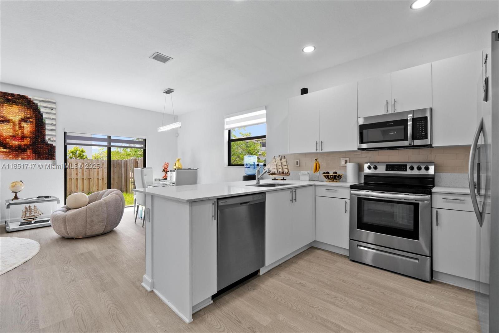 PINE ISLE - Residential