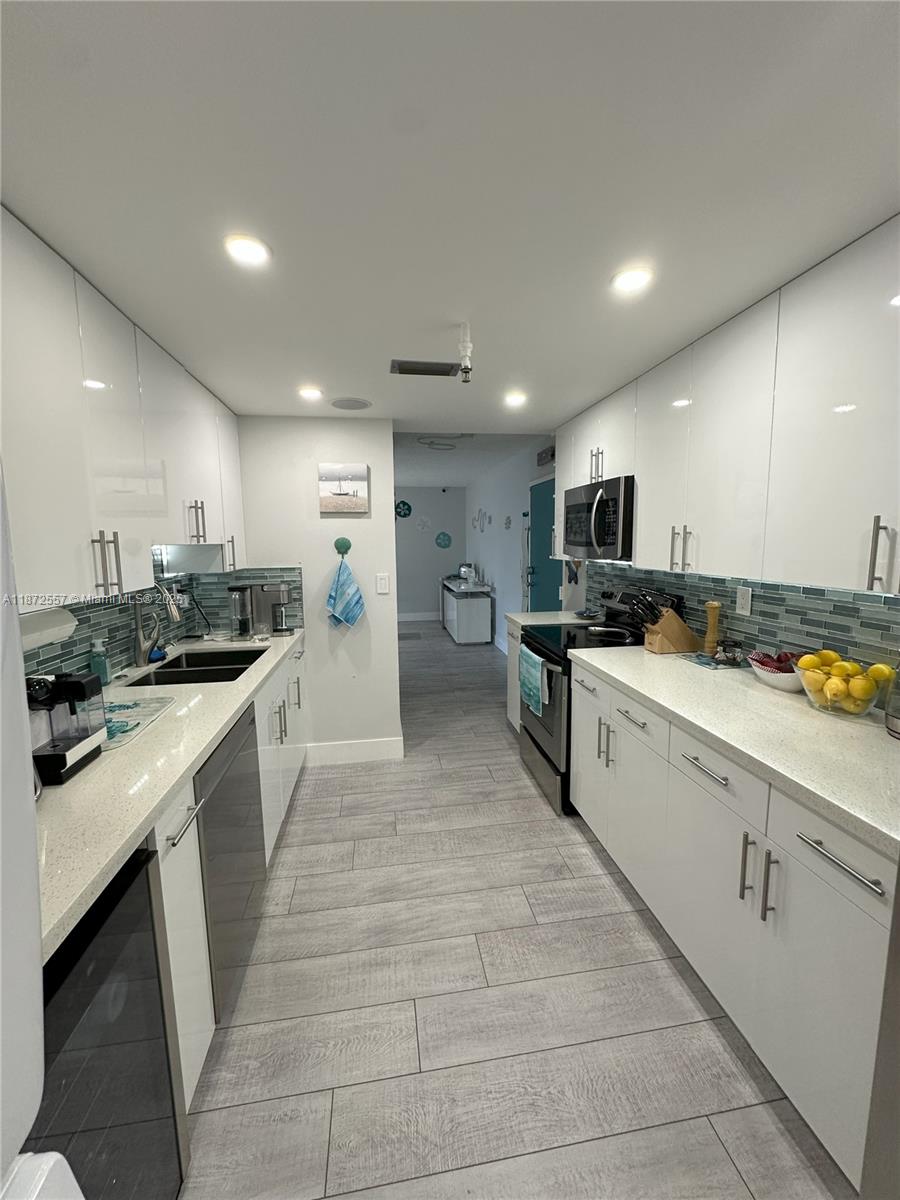 PORTUGAL TOWERS CONDO - Residential