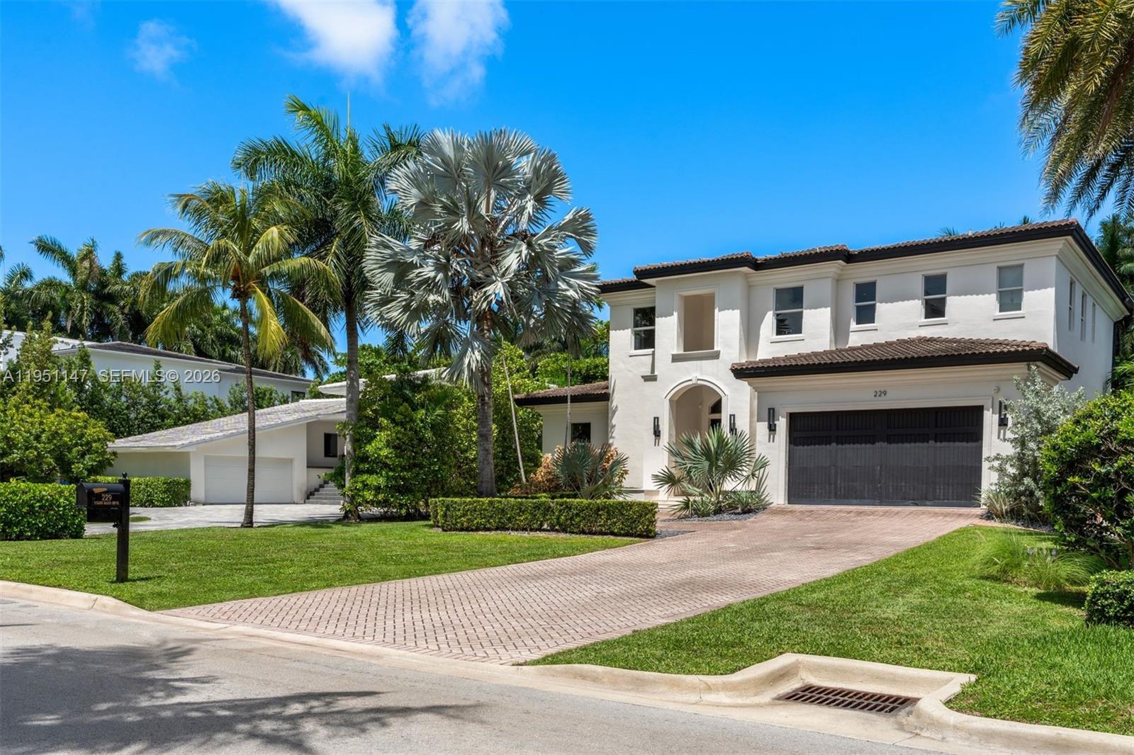 GOLDEN BEACH SEC D - Residential