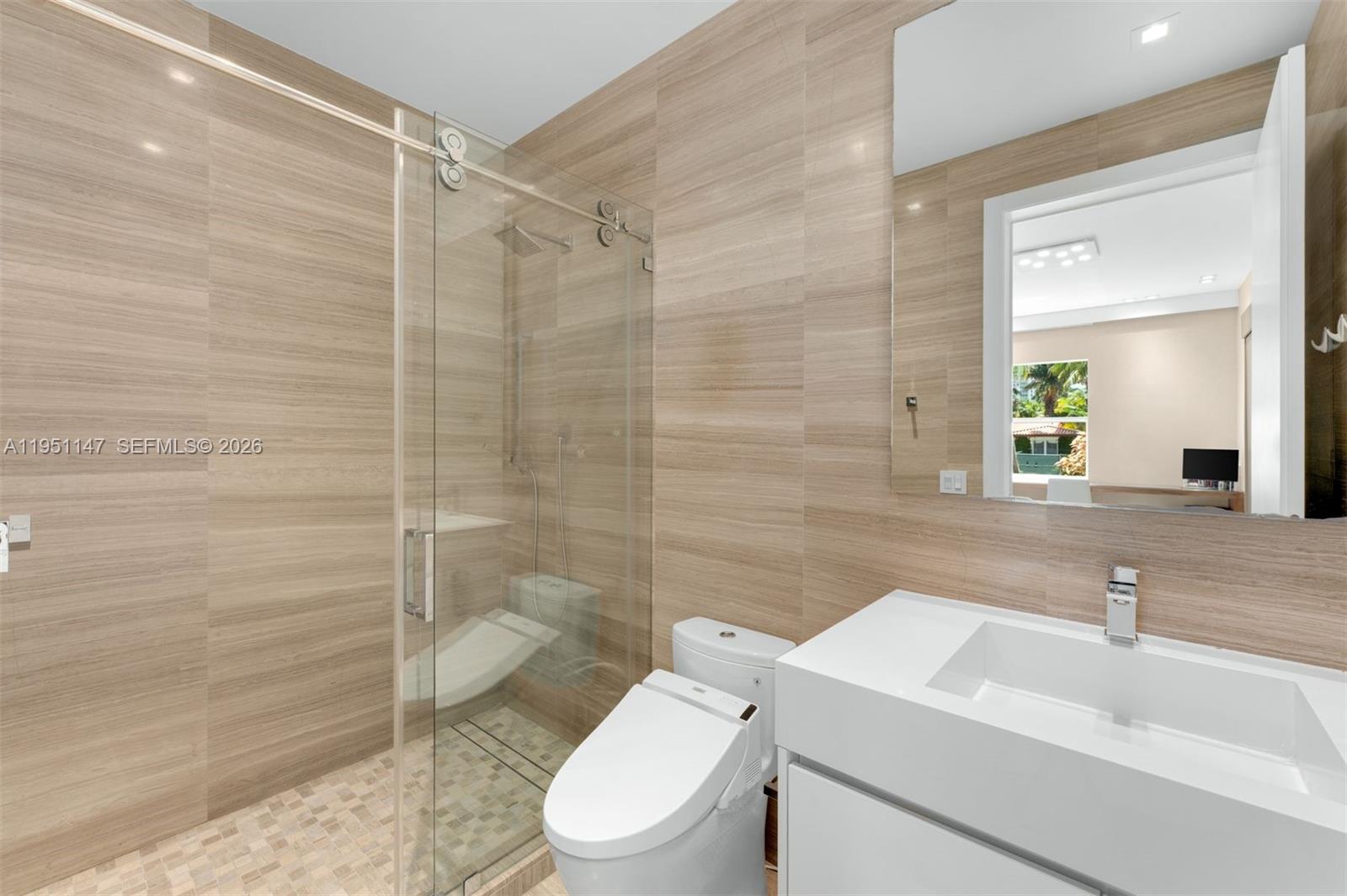 GOLDEN BEACH SEC D - Residential