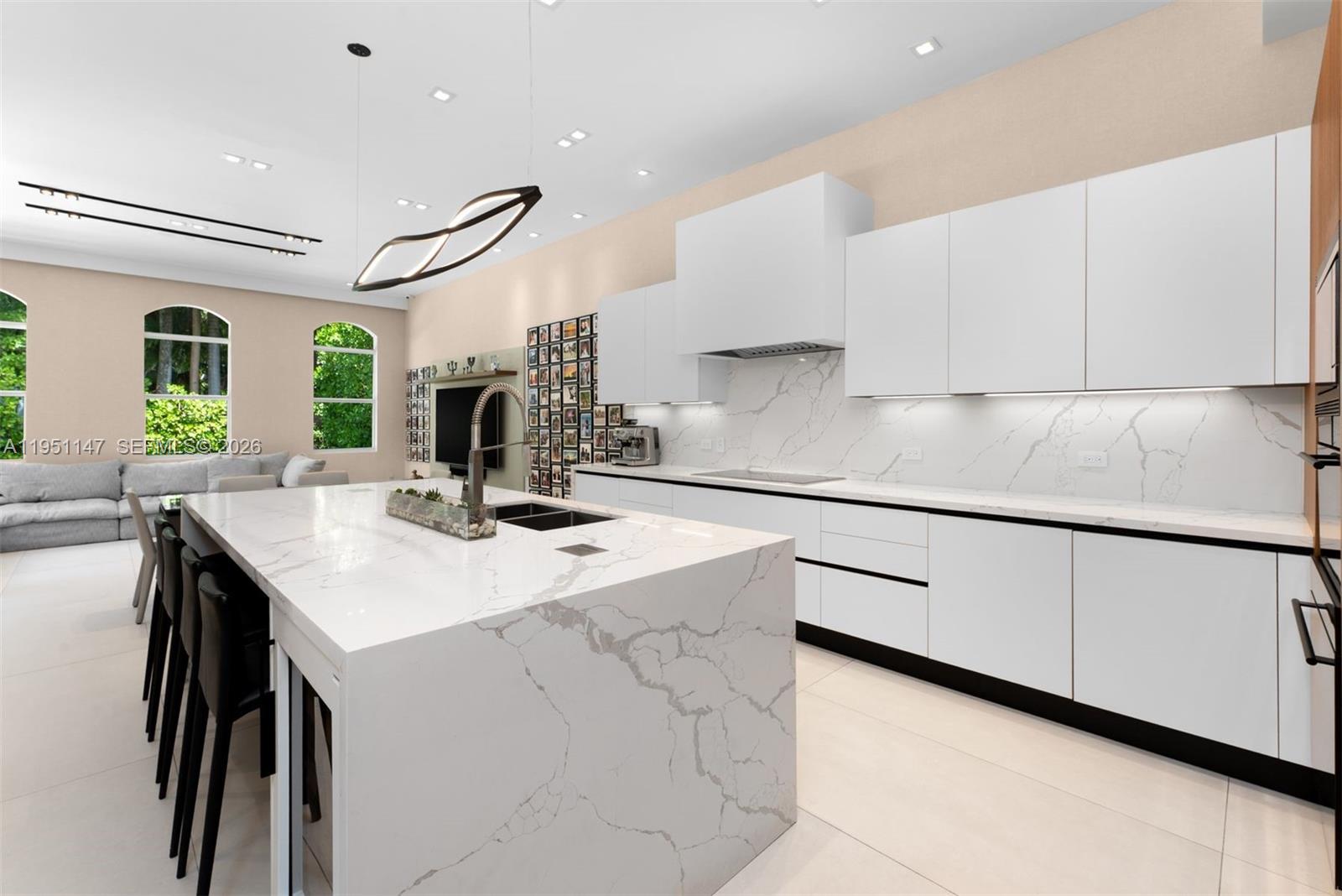 GOLDEN BEACH SEC D - Residential