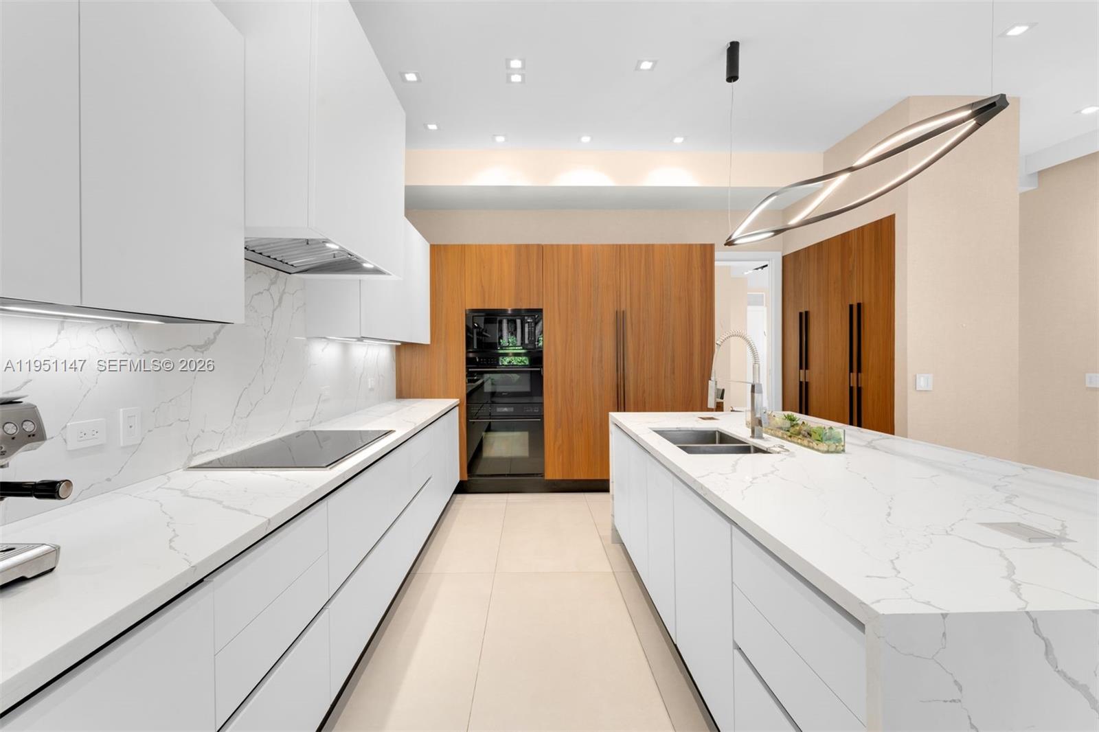 GOLDEN BEACH SEC D - Residential