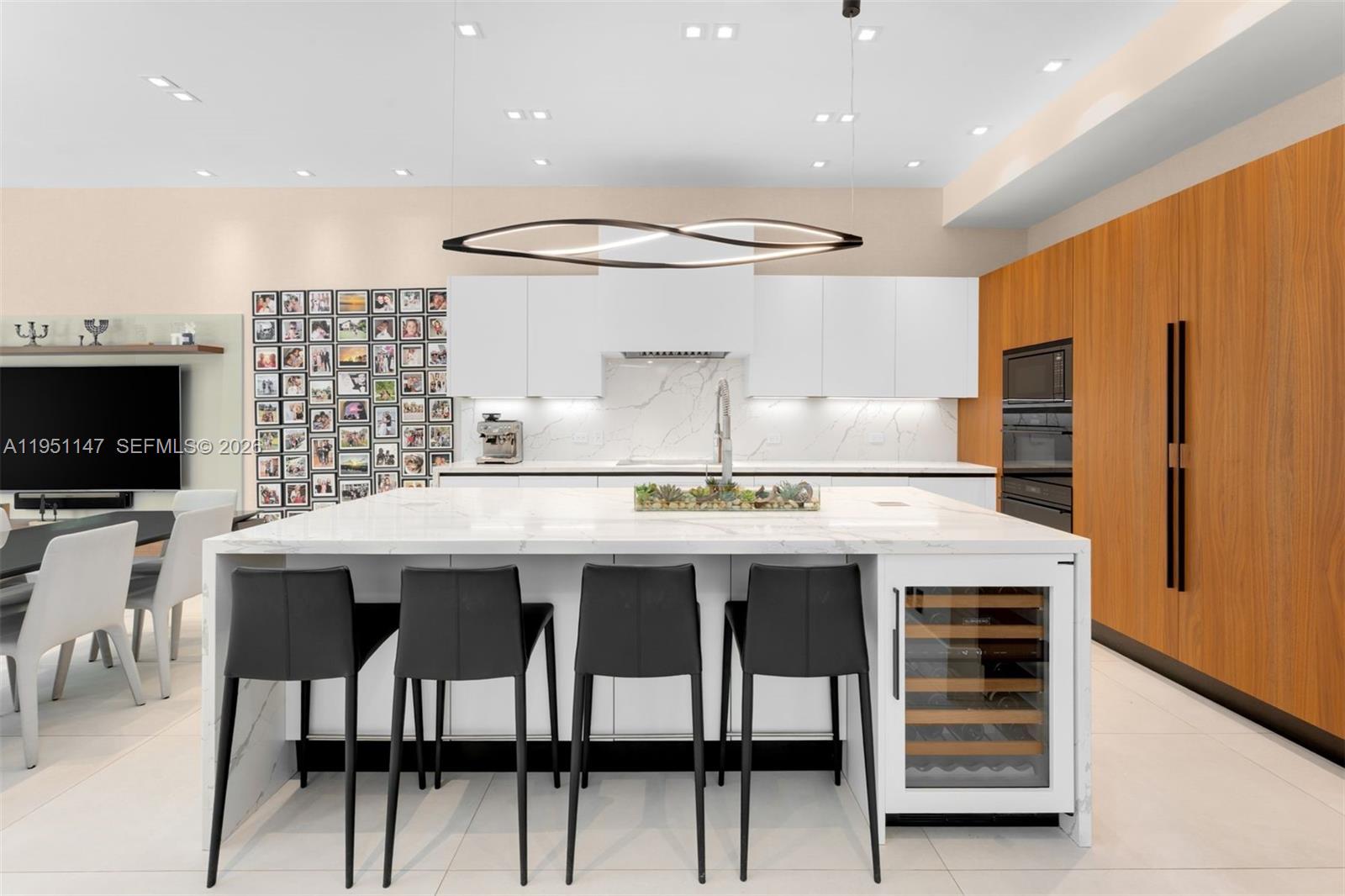 GOLDEN BEACH SEC D - Residential