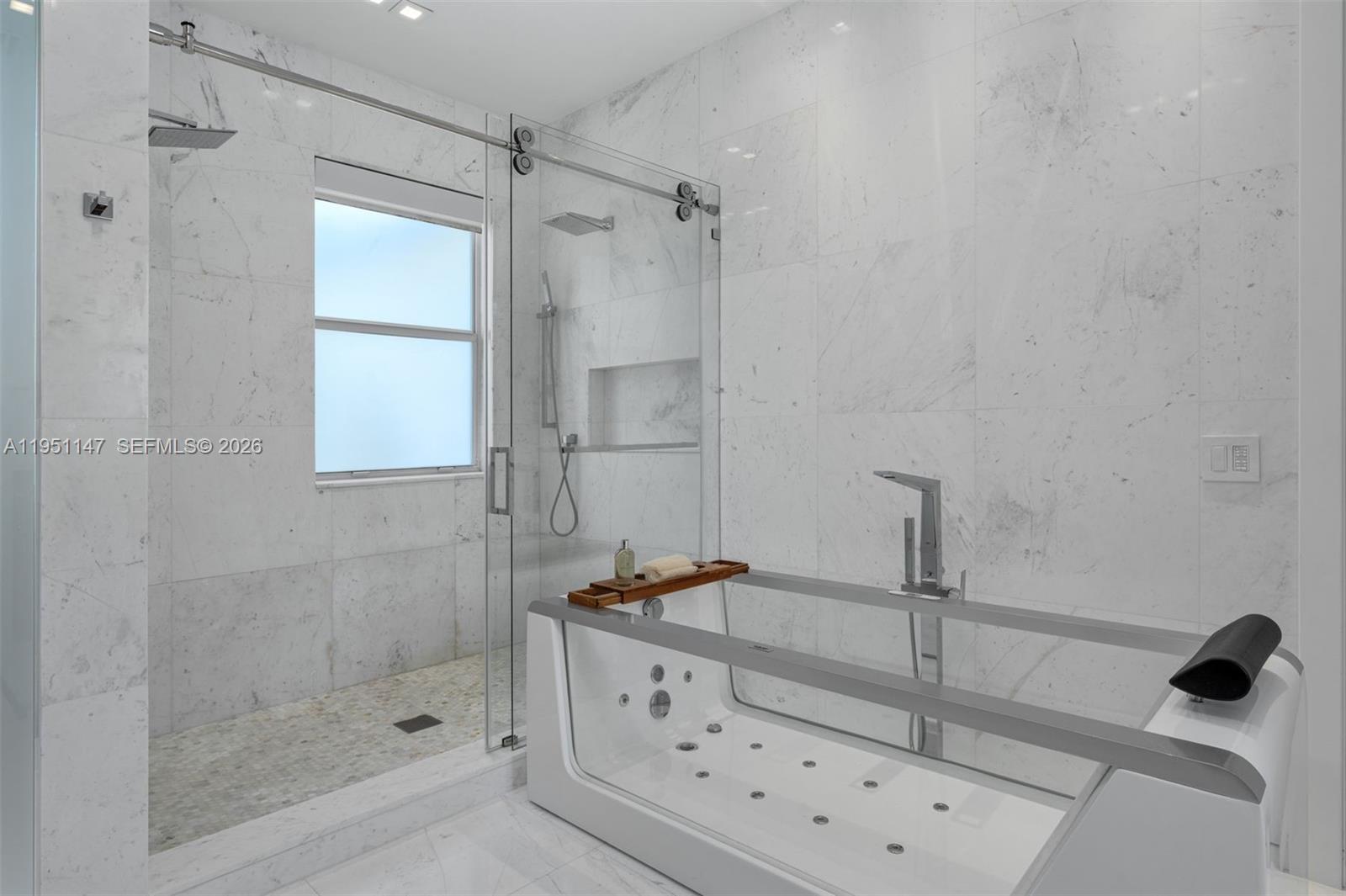 GOLDEN BEACH SEC D - Residential