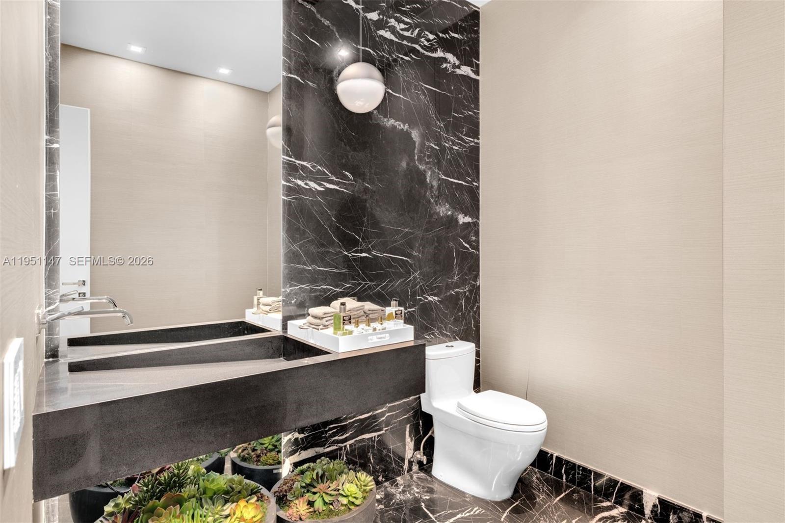 GOLDEN BEACH SEC D - Residential