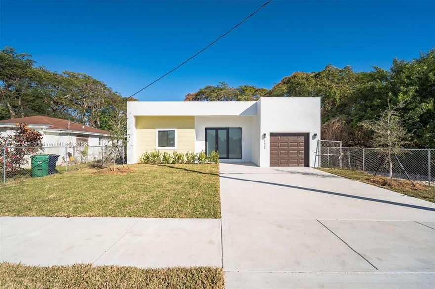 WOW ! NO HOA ! Don't miss this opportunity. Come check this beautiful home with approximately 1800 sq. ft. and providing room for everyone with 4/2 and 1 car garage. This home offers you impact windows , porcelain floors throughout the entire home and granite countertops with enough space to build your own custom pool. This home is located on a cul-de-sac.