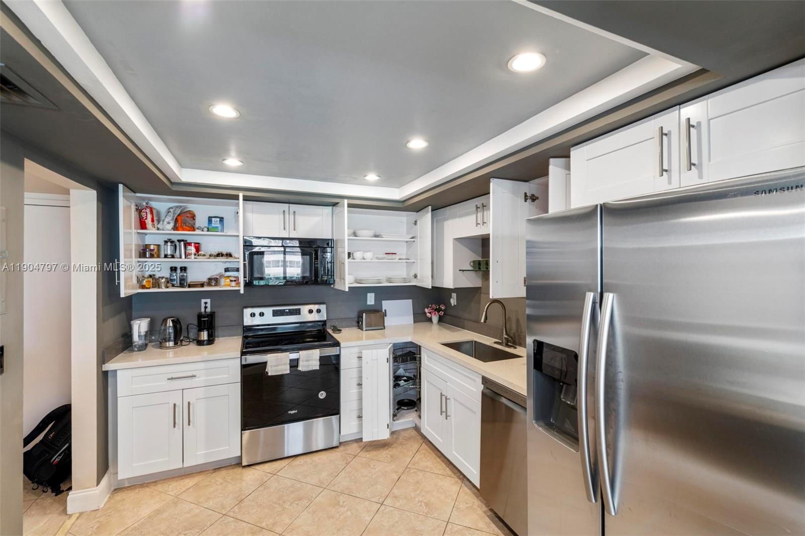 DEL PRADO MARINA - Residential Lease