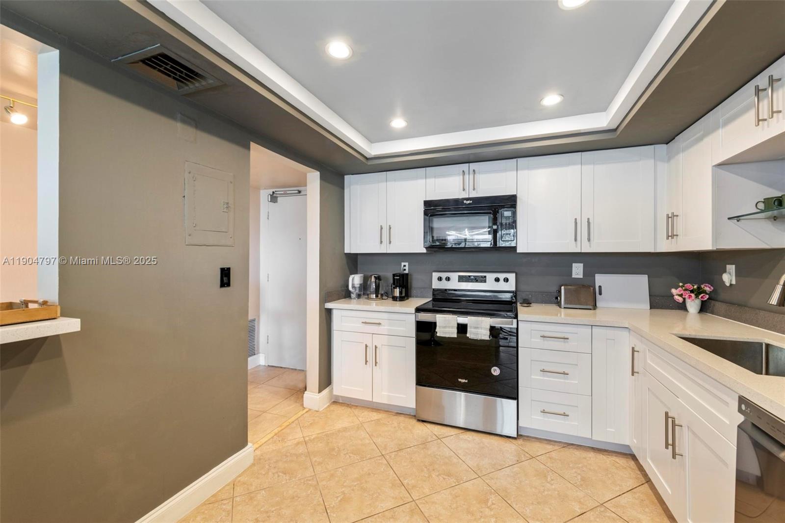 DEL PRADO MARINA - Residential Lease