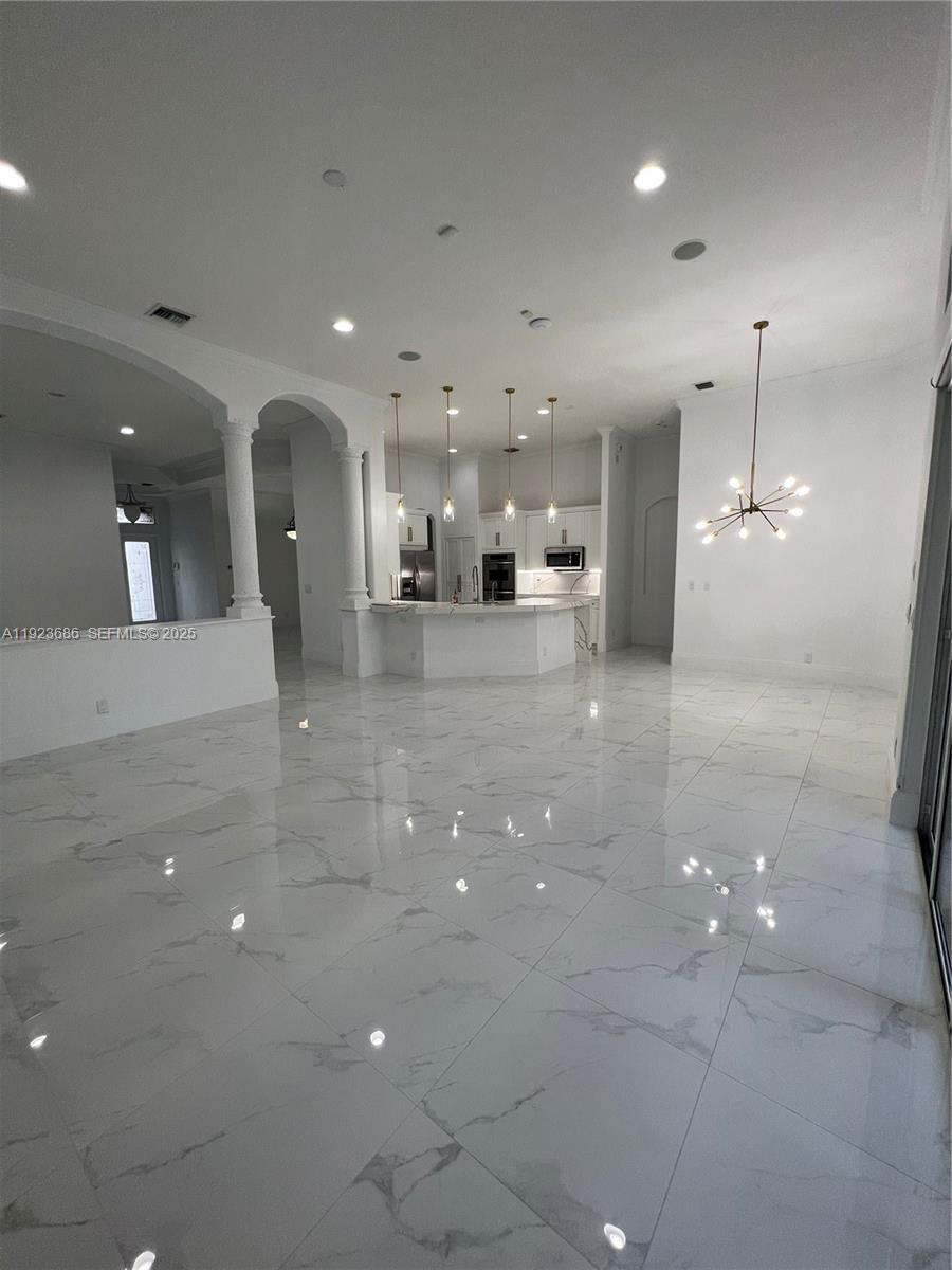 CORAL CREEK REPLAT NO 5 - Residential Lease