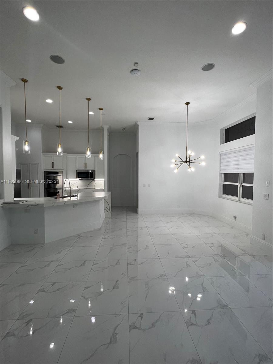 CORAL CREEK REPLAT NO 5 - Residential Lease