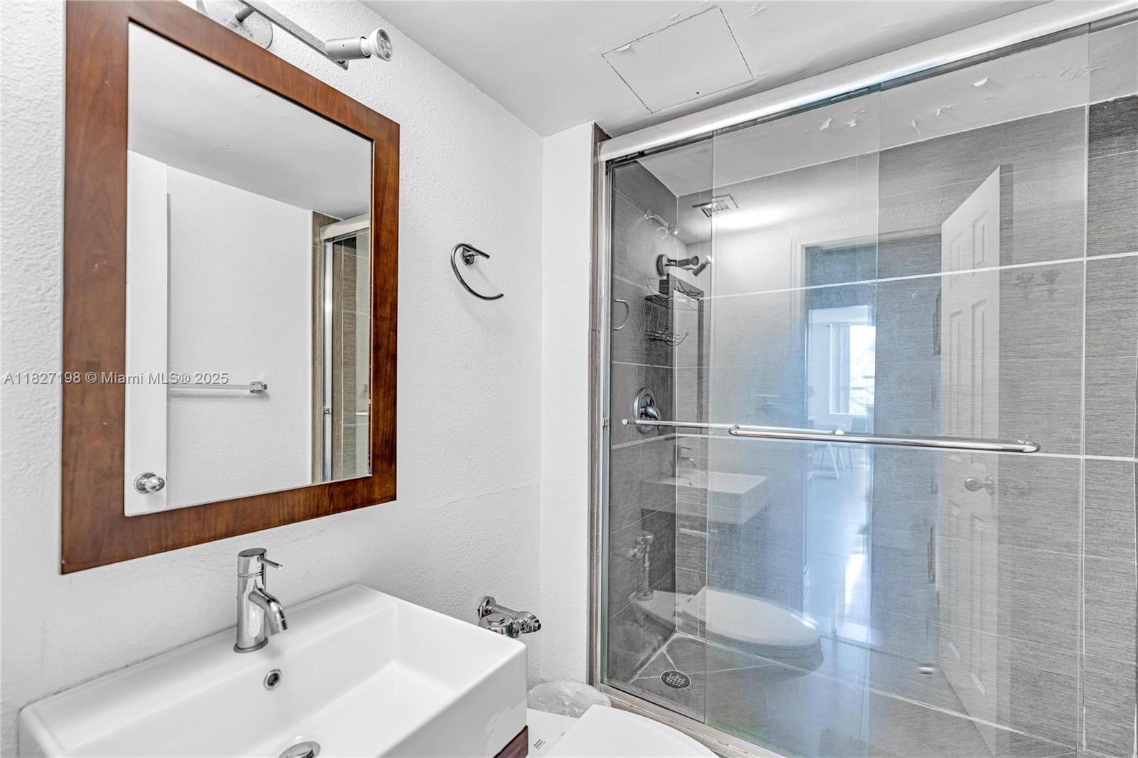 FLAMINGO SOUTH BEACH I CO - Residential