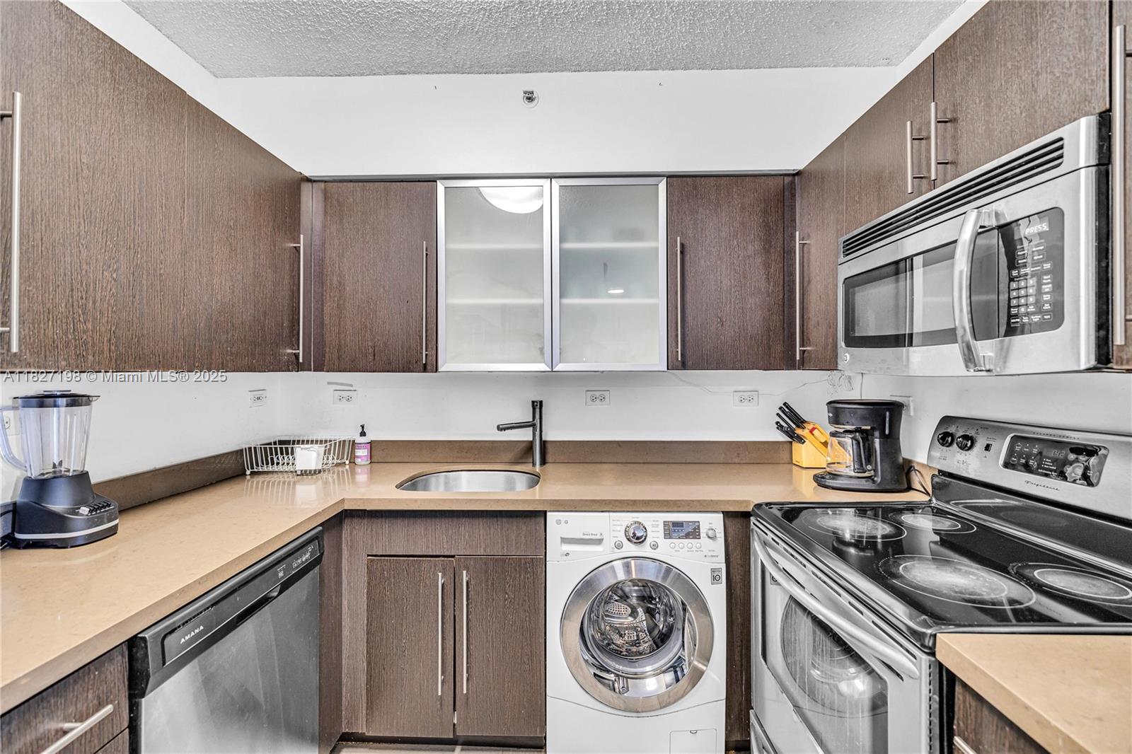 FLAMINGO SOUTH BEACH I CO - Residential