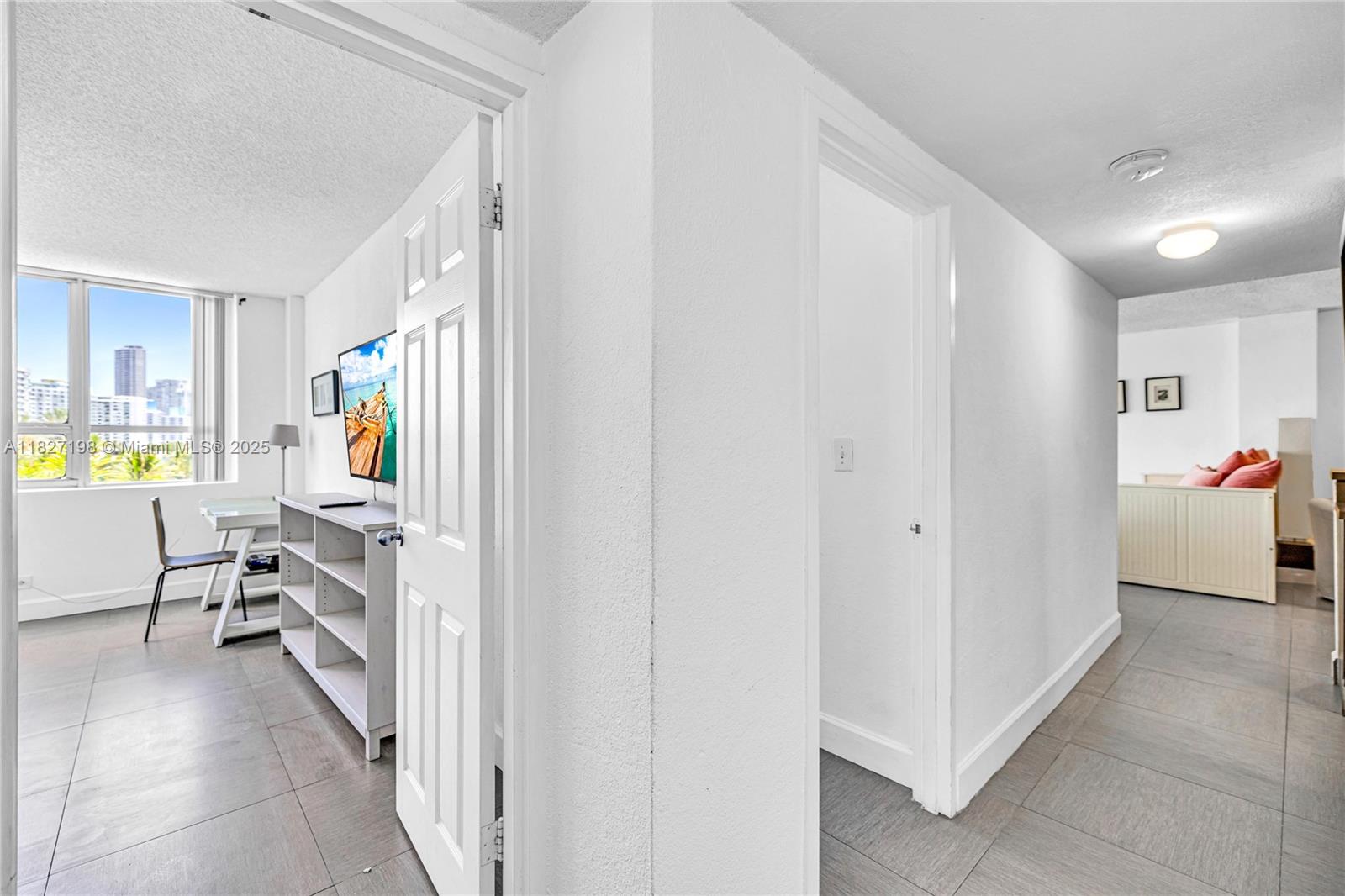 FLAMINGO SOUTH BEACH I CO - Residential