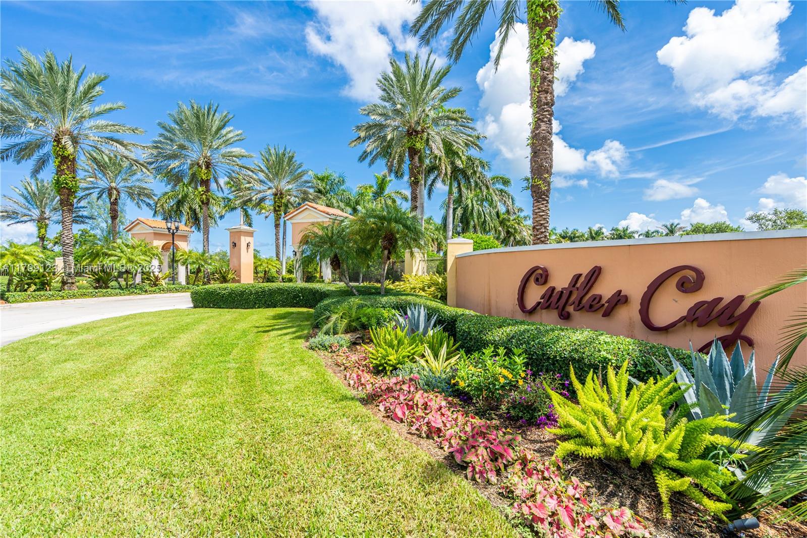 CUTLER CAY - Residential