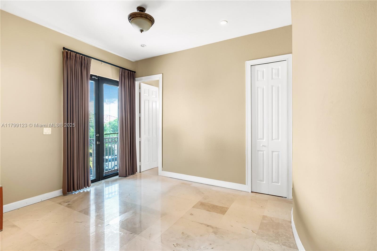 CUTLER CAY - Residential