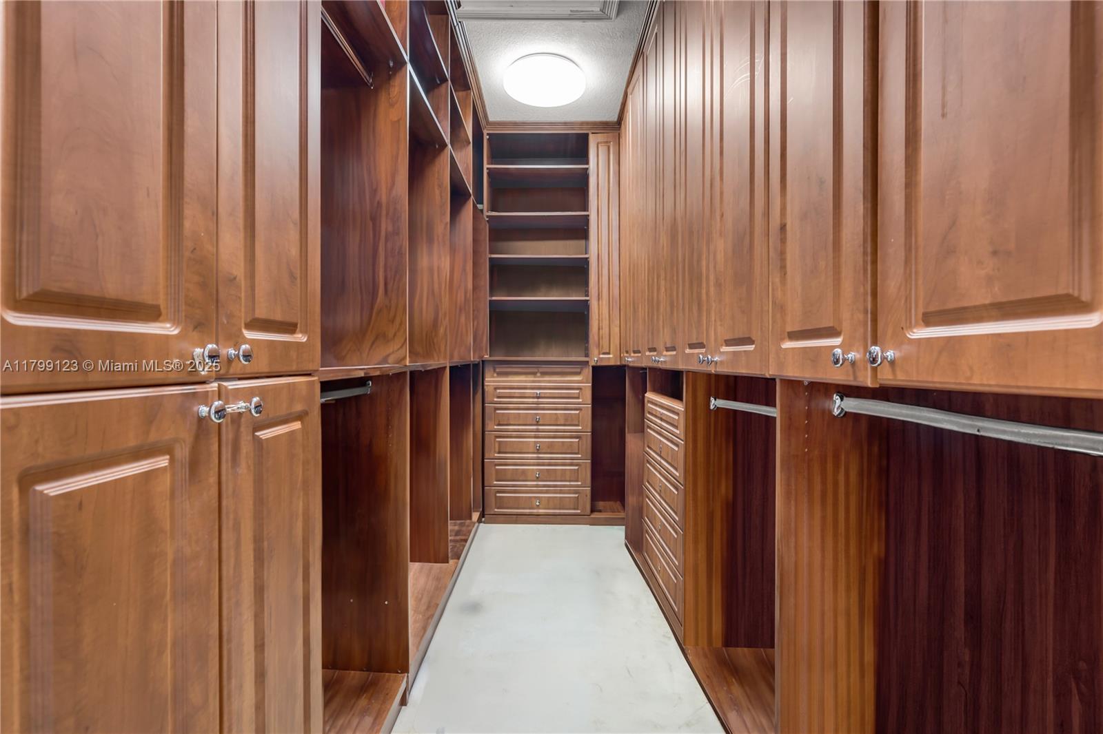 CUTLER CAY - Residential