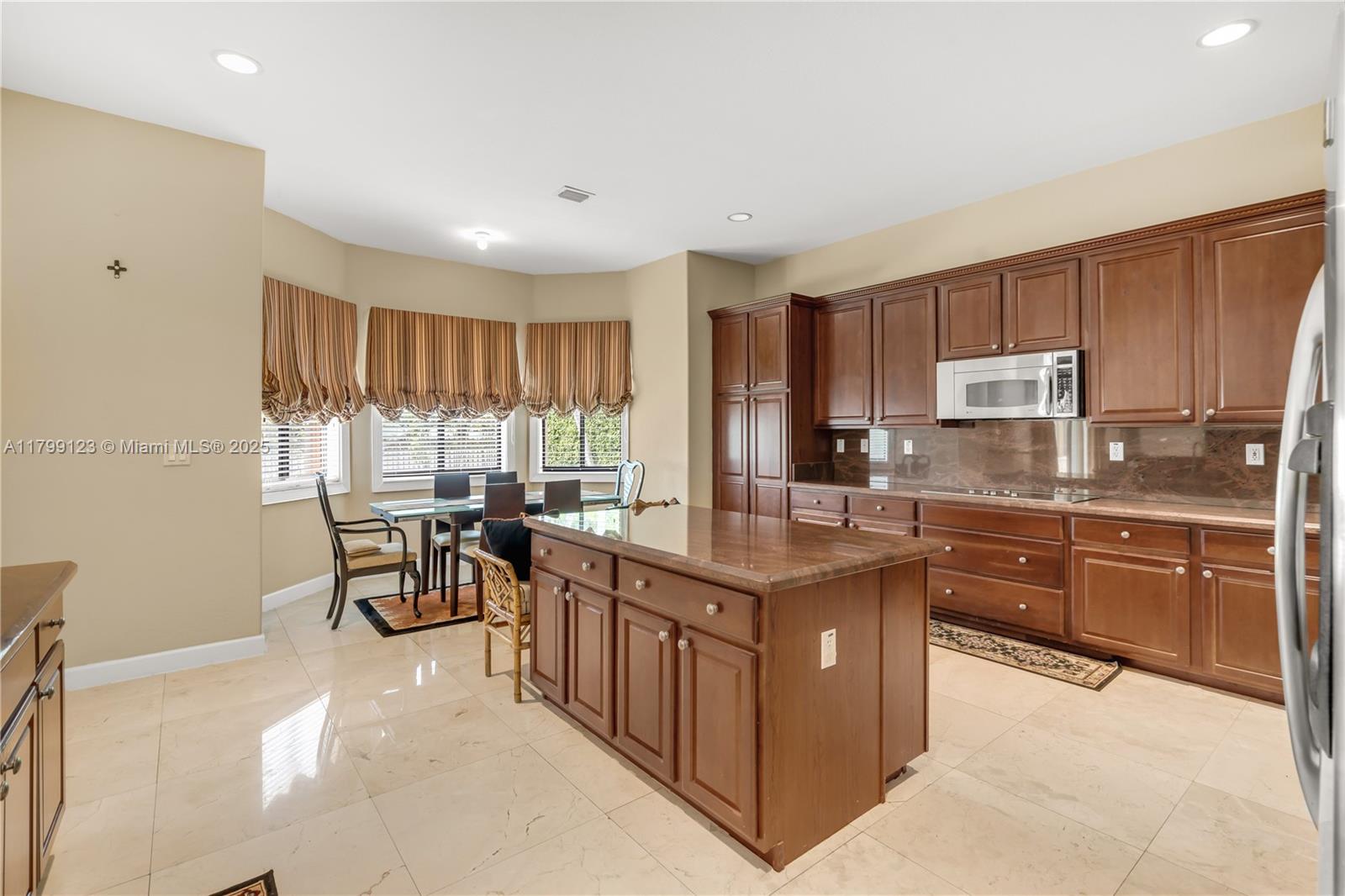 CUTLER CAY - Residential