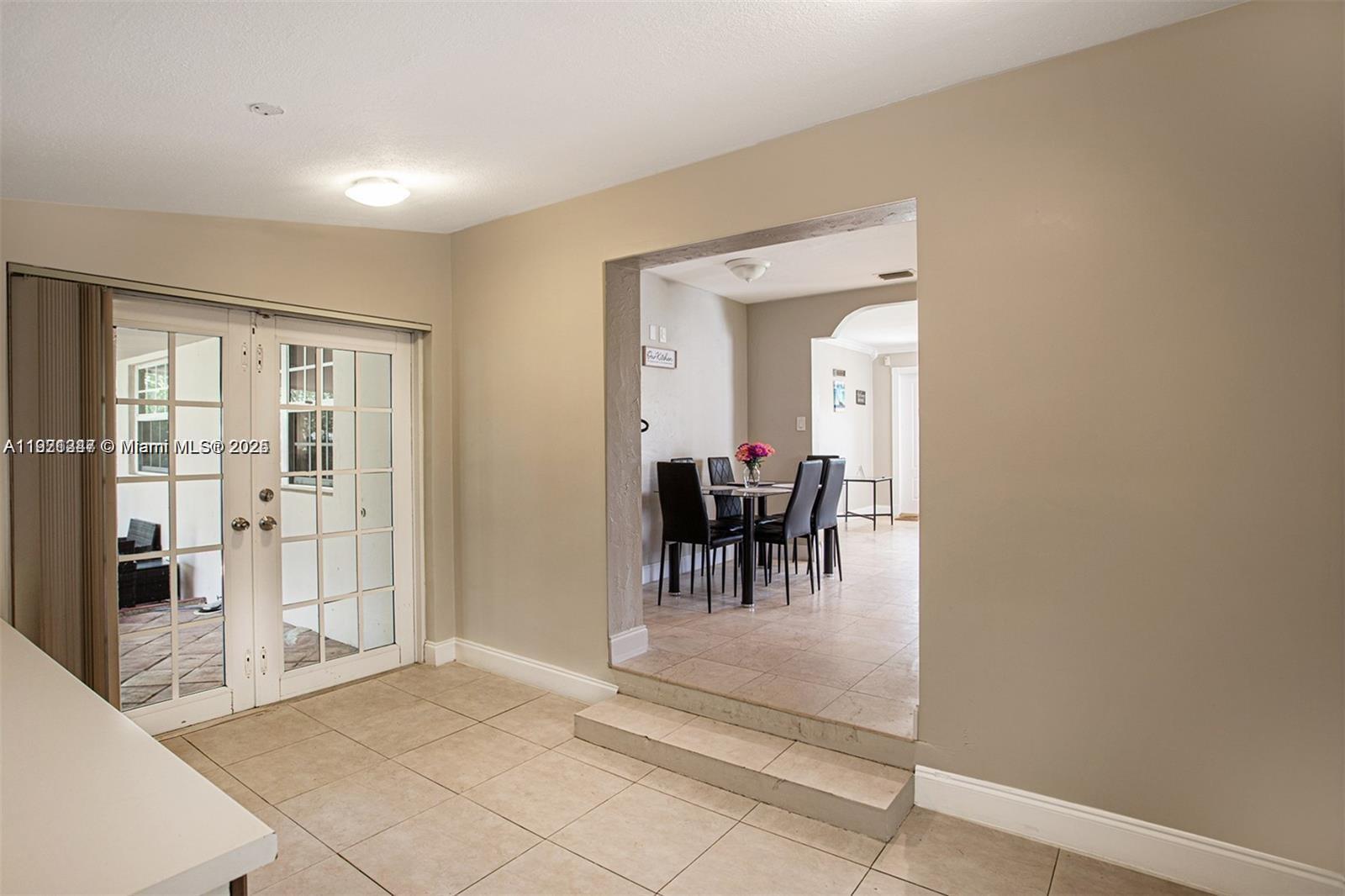 SUNSET TRAILS NO 5 - Residential Lease