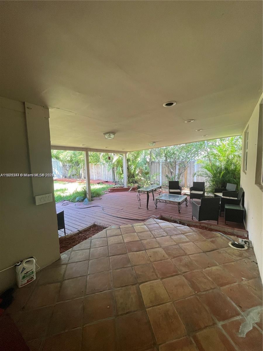 SUNSET TRAILS NO 5 - Residential Lease