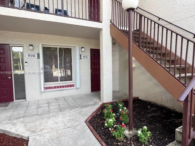 Beautiful 2 bedroom condo available in the desirable Kendall area! Great location, close to shopping, grocery, great schools, and restaurants. Gated community with amenities like clubhouse, and community pool. Assigned parking with plenty of guest spots available.