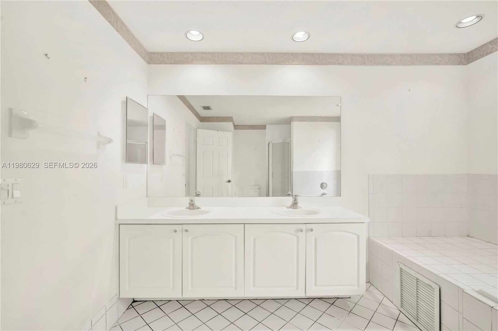 LAKES BY THE BAY SEC 7 - Residential