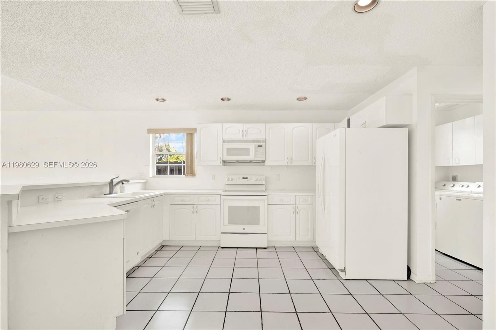 LAKES BY THE BAY SEC 7 - Residential