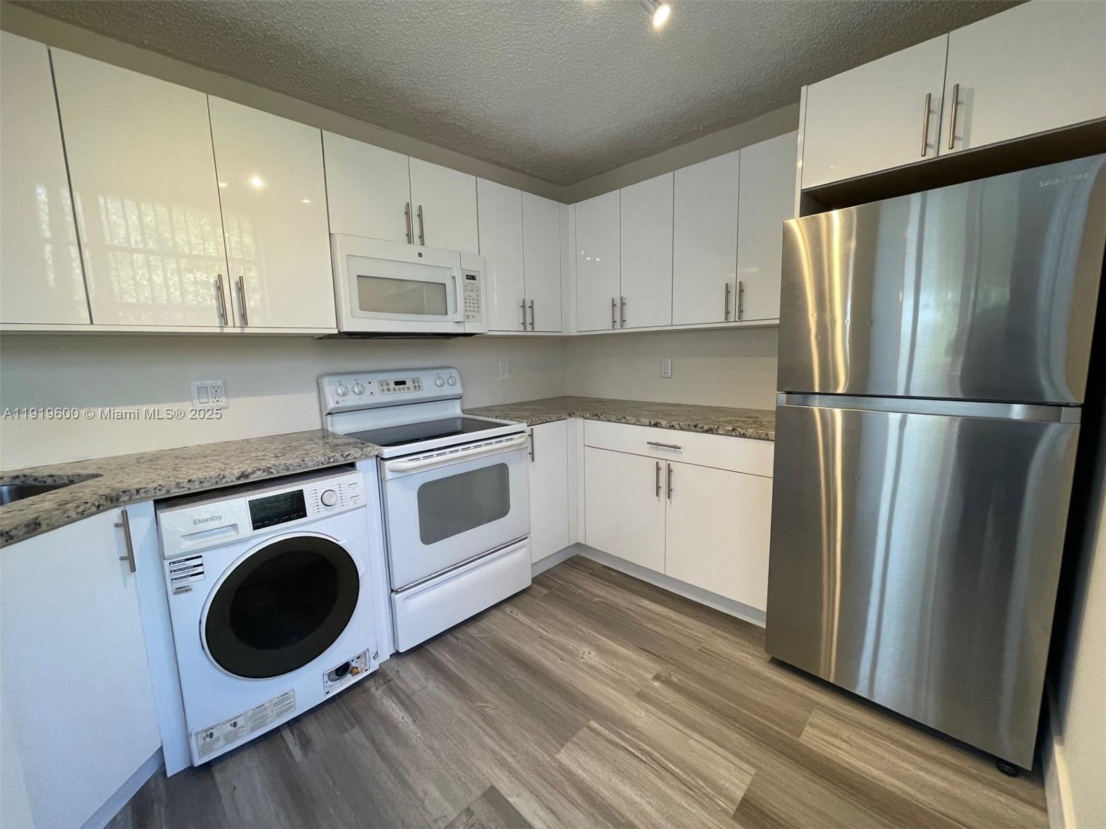 ORCHID TREE CONDO ONE - Residential