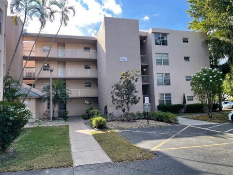 9471 Evergreen Pl 401 Davie FL 33324