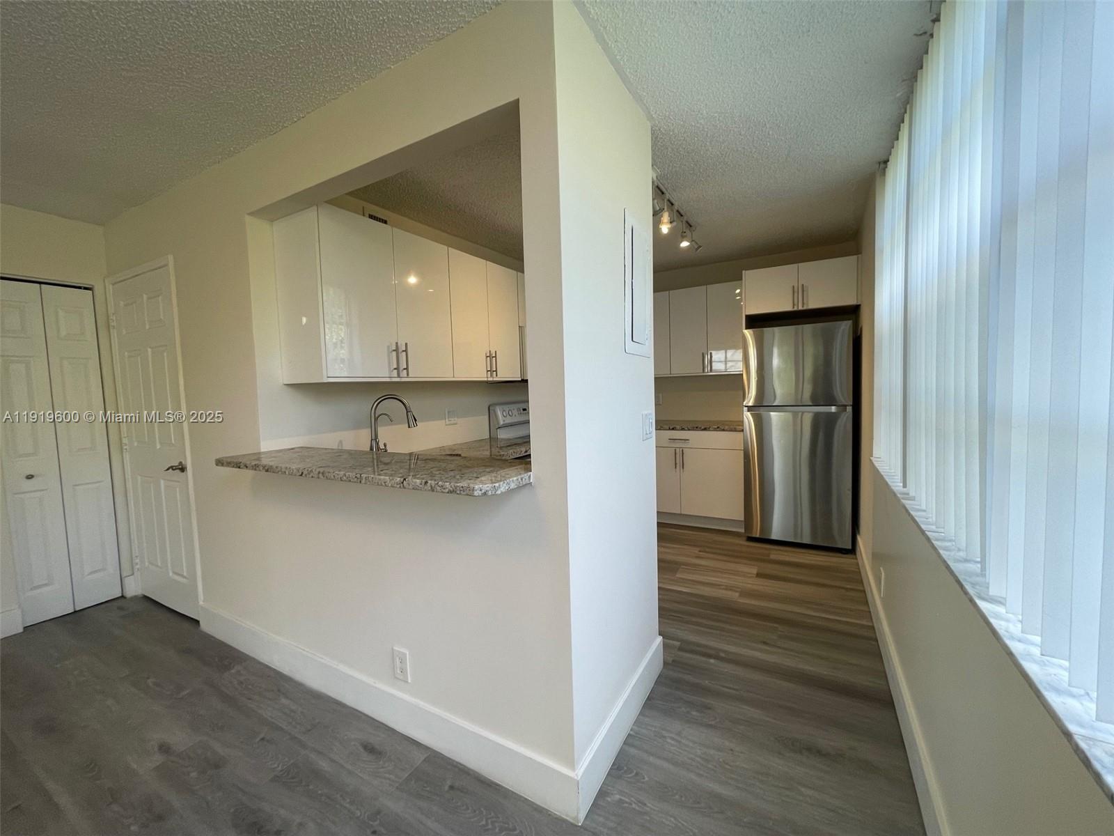 ORCHID TREE CONDO ONE - Residential