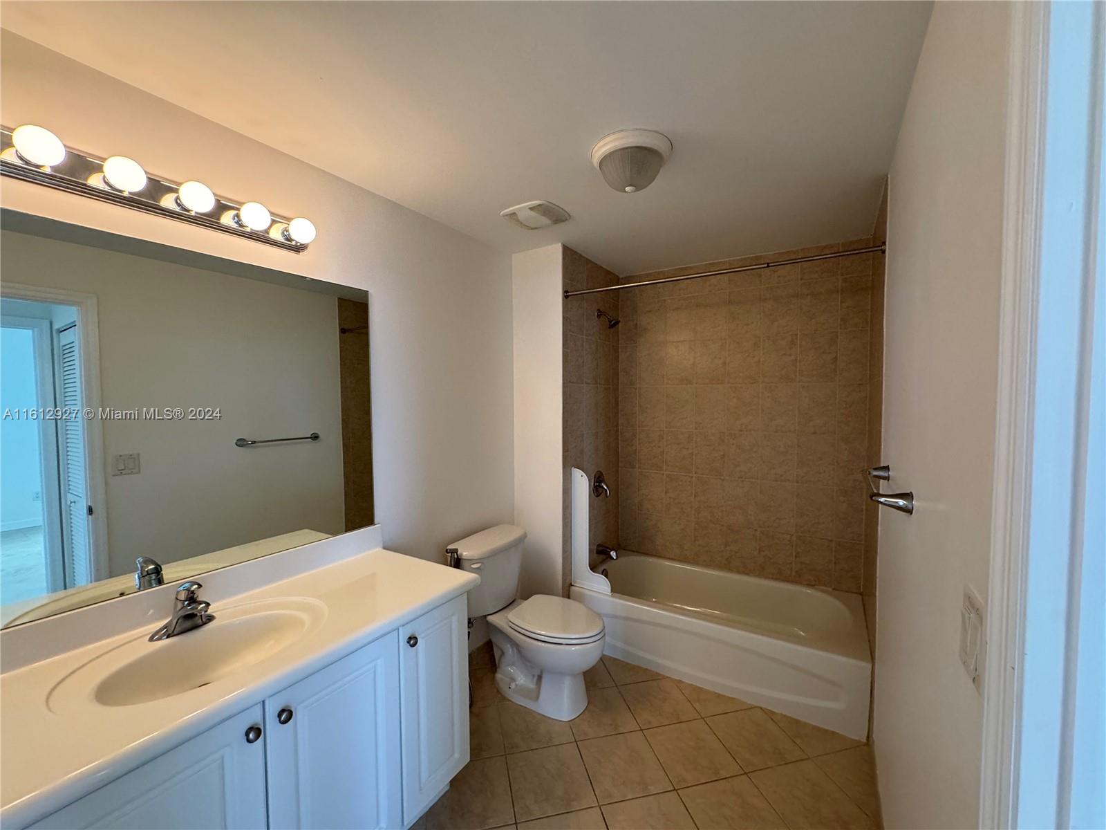 COLONNADE AT DADELAND SE - Residential Lease