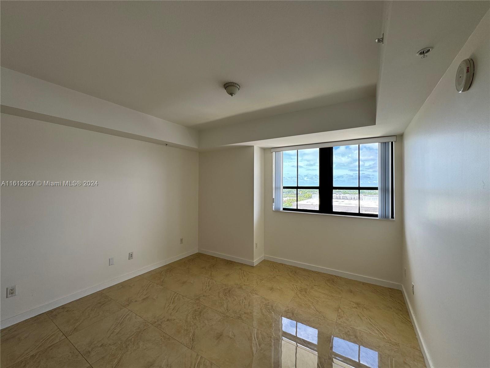 COLONNADE AT DADELAND SE - Residential Lease