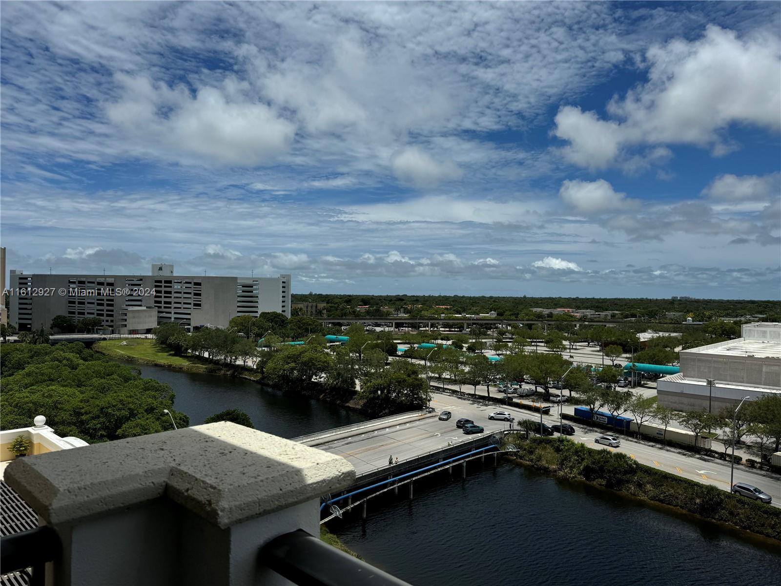 COLONNADE AT DADELAND SE - Residential Lease
