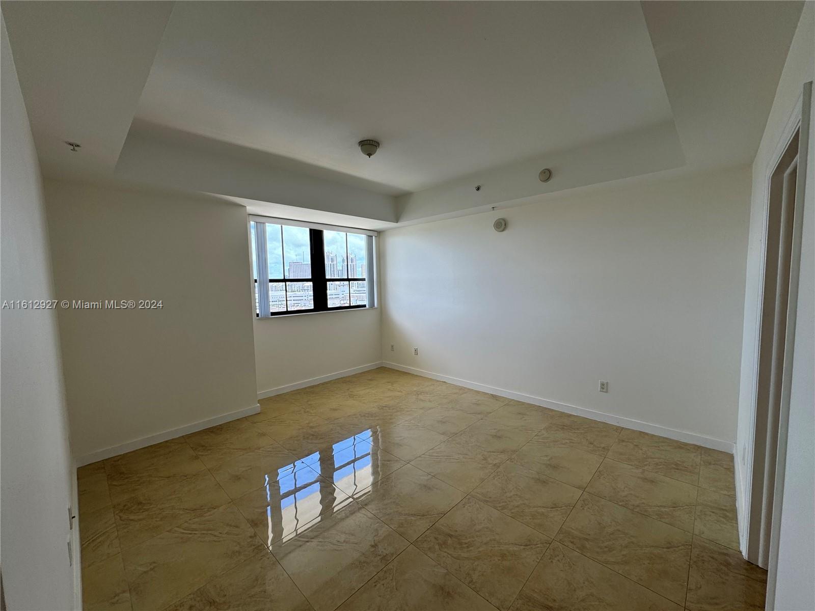 COLONNADE AT DADELAND SE - Residential Lease