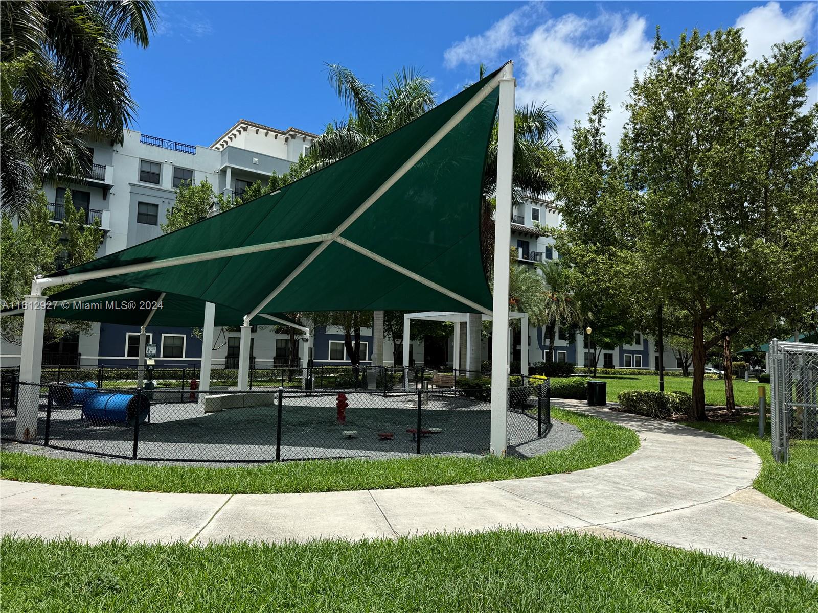 COLONNADE AT DADELAND SE - Residential Lease