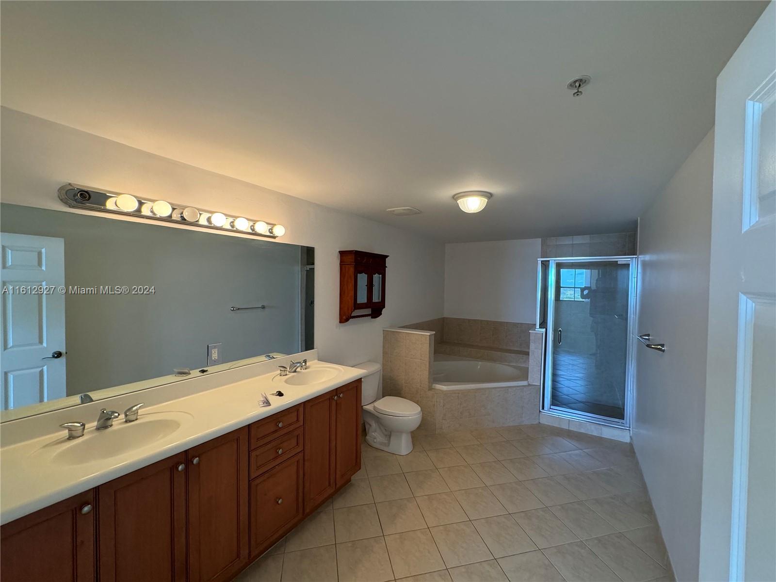 COLONNADE AT DADELAND SE - Residential Lease