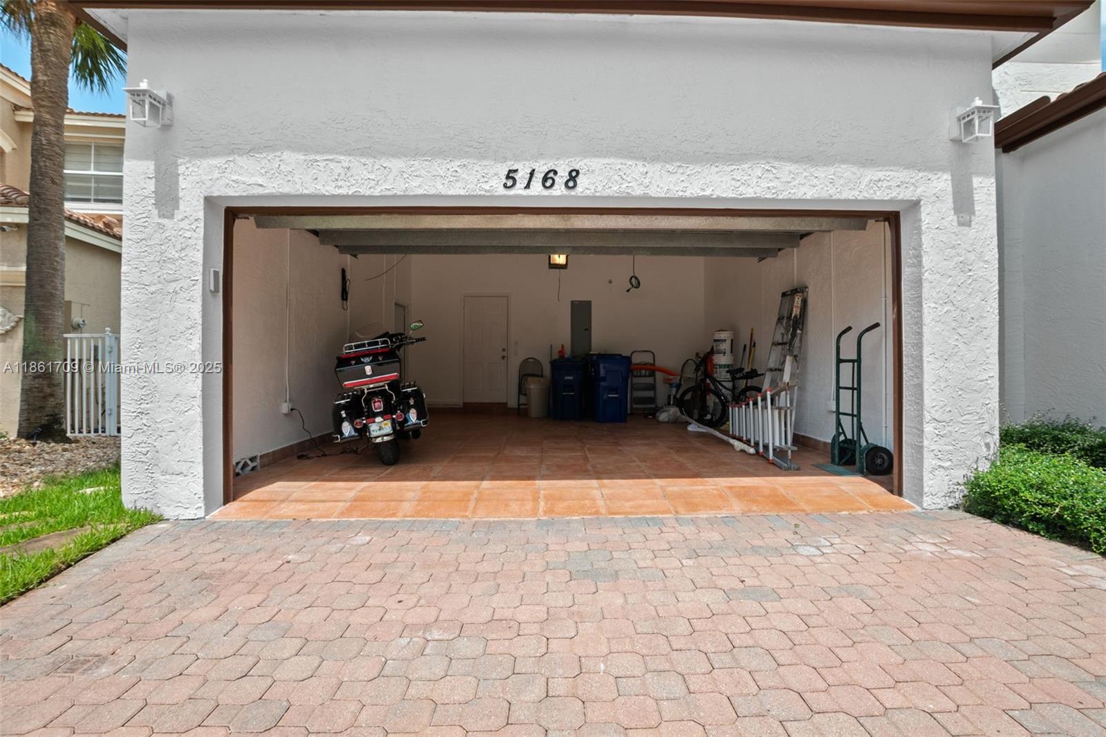 RIVIERA ISLES II - Residential Lease