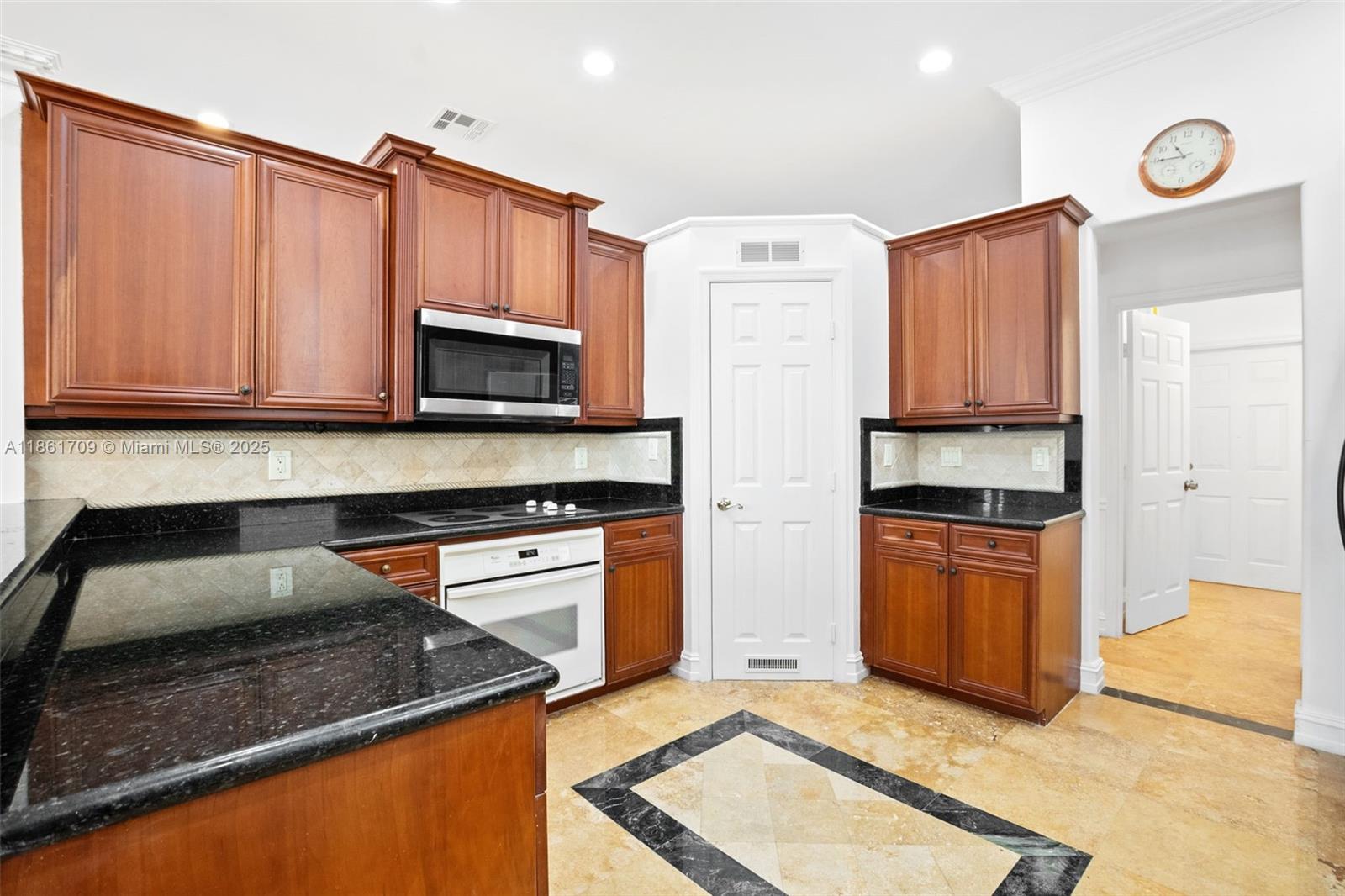 RIVIERA ISLES II - Residential Lease