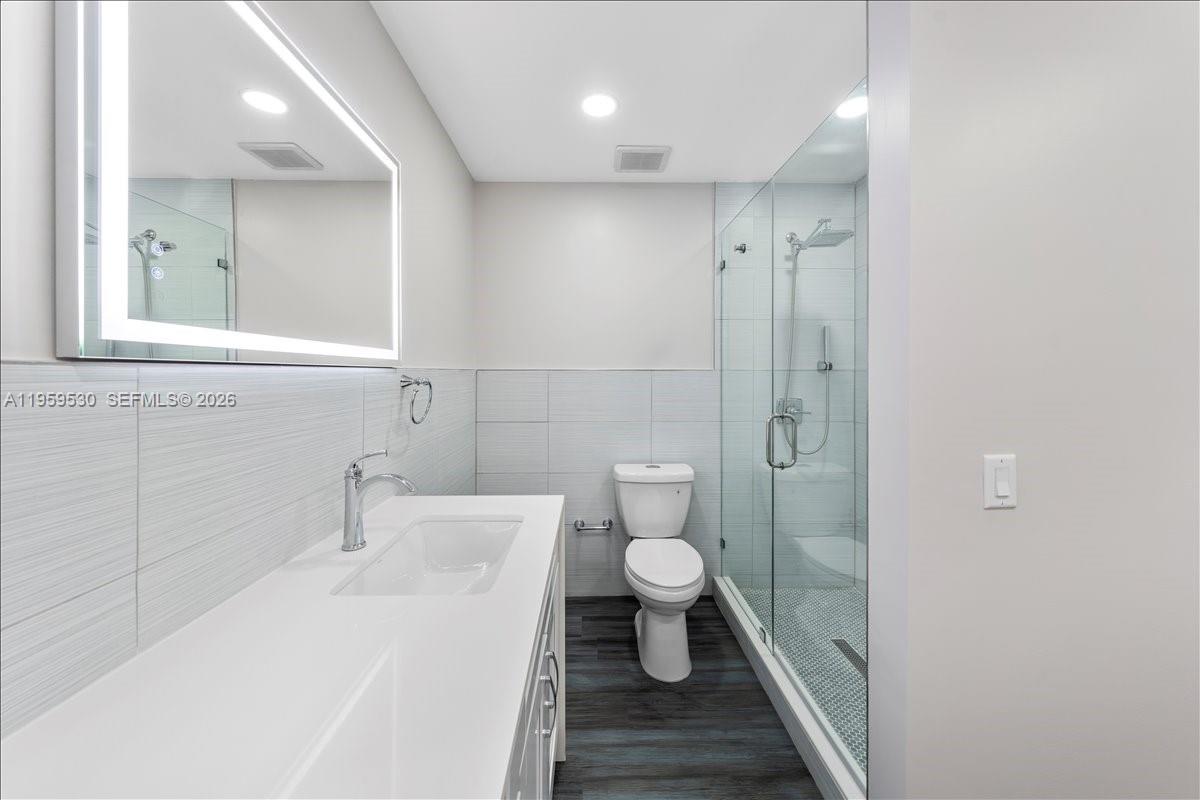 GREEN TREE ESTATES - Residential Lease