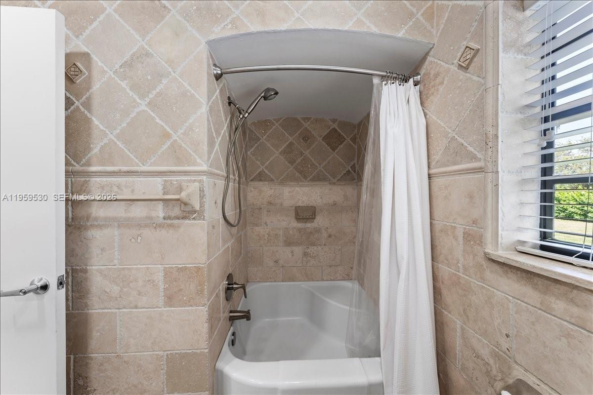 GREEN TREE ESTATES - Residential Lease