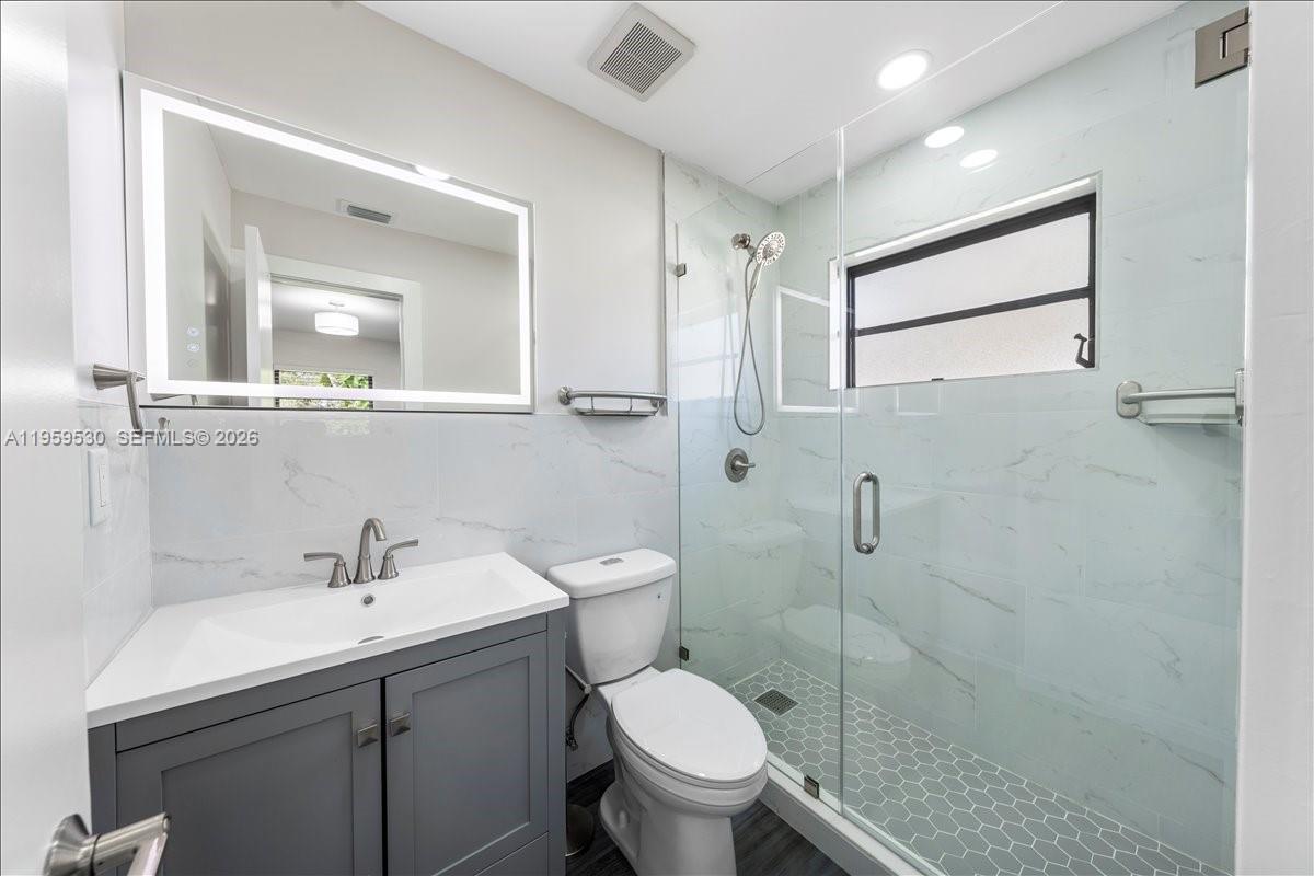 GREEN TREE ESTATES - Residential Lease